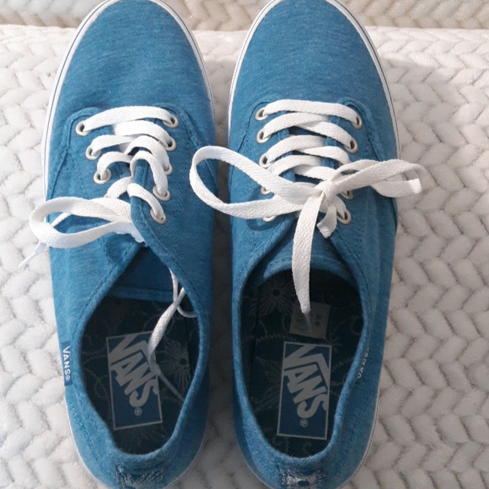 Van Sneakers - Picture 4 of 4